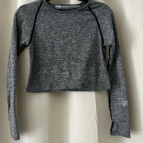 Victoria Secret Gray Long Sleeve Seamless Workout Crop Top: Size L - Picture 1 of 5